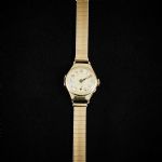 1358 1415 WRIST-WATCH